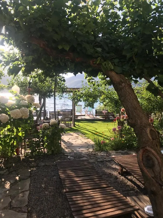 Guest House Lini 0*,  Albania