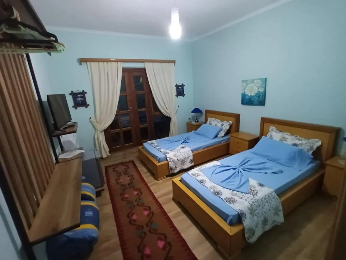 Guest House Lini 0*,