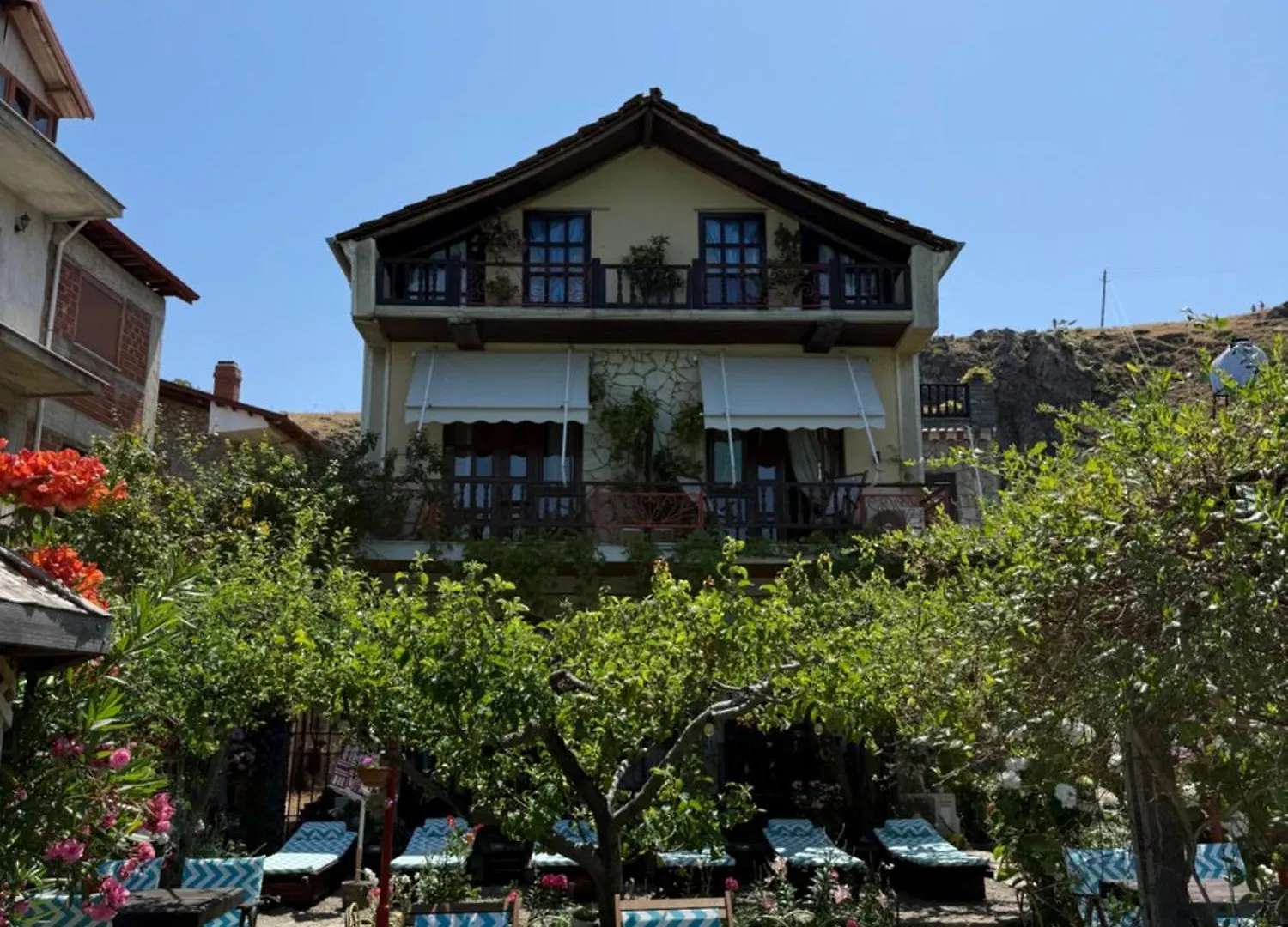 Guest House Lin Албания