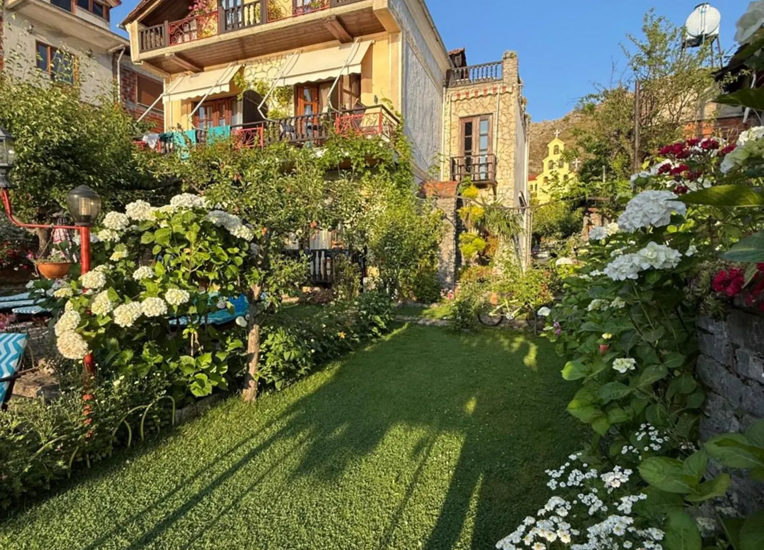 Guest House Lin 0*,  Албания