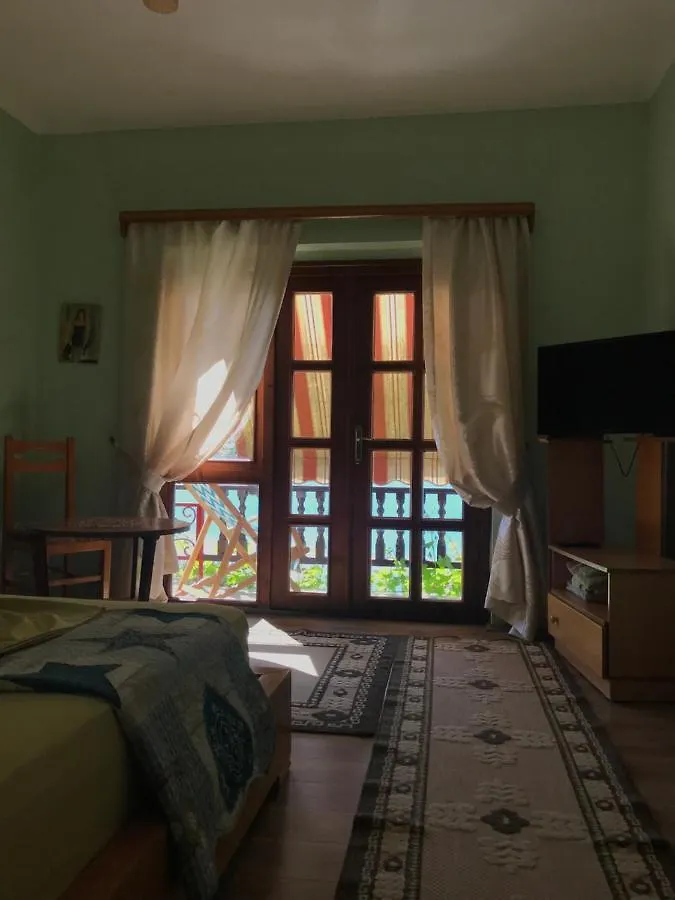 Guest House Lini 0*,  알바니아